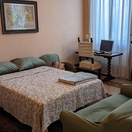 Double Bedroom In Beautiful 30'S Style Apartment Florença Exterior foto