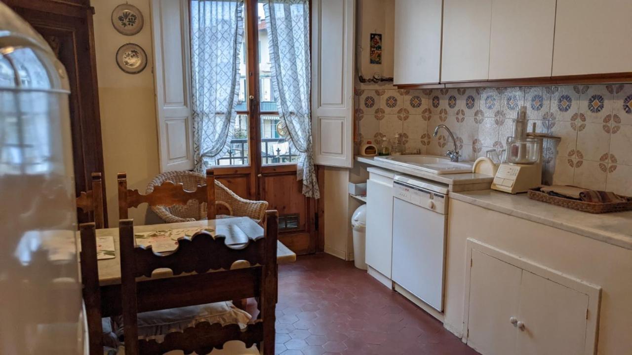 Double Bedroom In Beautiful 30'S Style Apartment Florença Exterior foto